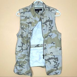 Max Jean camouflage vest.